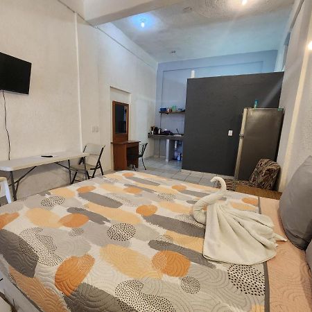 Small Studio Apt 5Min To Dt! Zihuatanejo Luaran gambar
