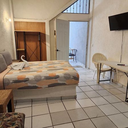 Small Studio Apt 5Min To Dt! Zihuatanejo Luaran gambar