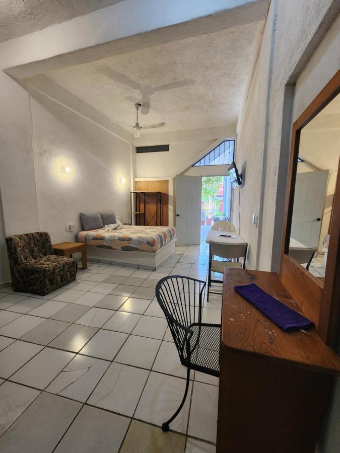 Small Studio Apt 5Min To Dt! Zihuatanejo Luaran gambar